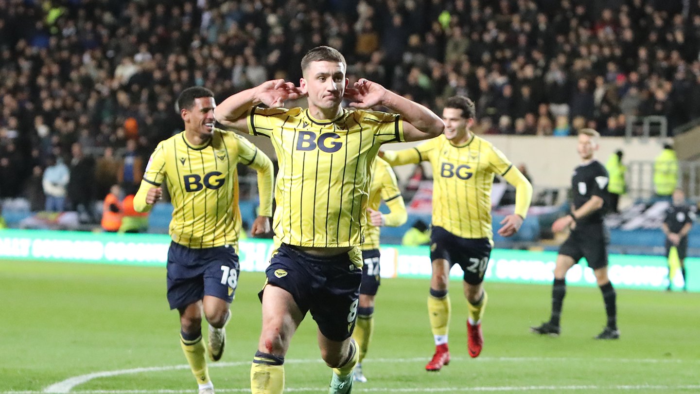 brannagan-runs-towards-fans.jpg