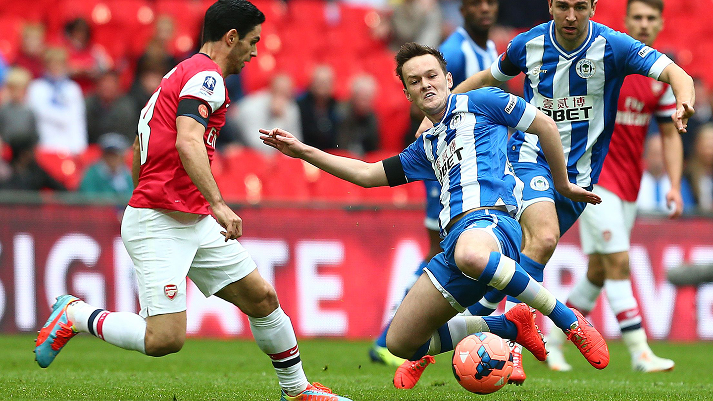 mceachran-tackles-arteta.jpg